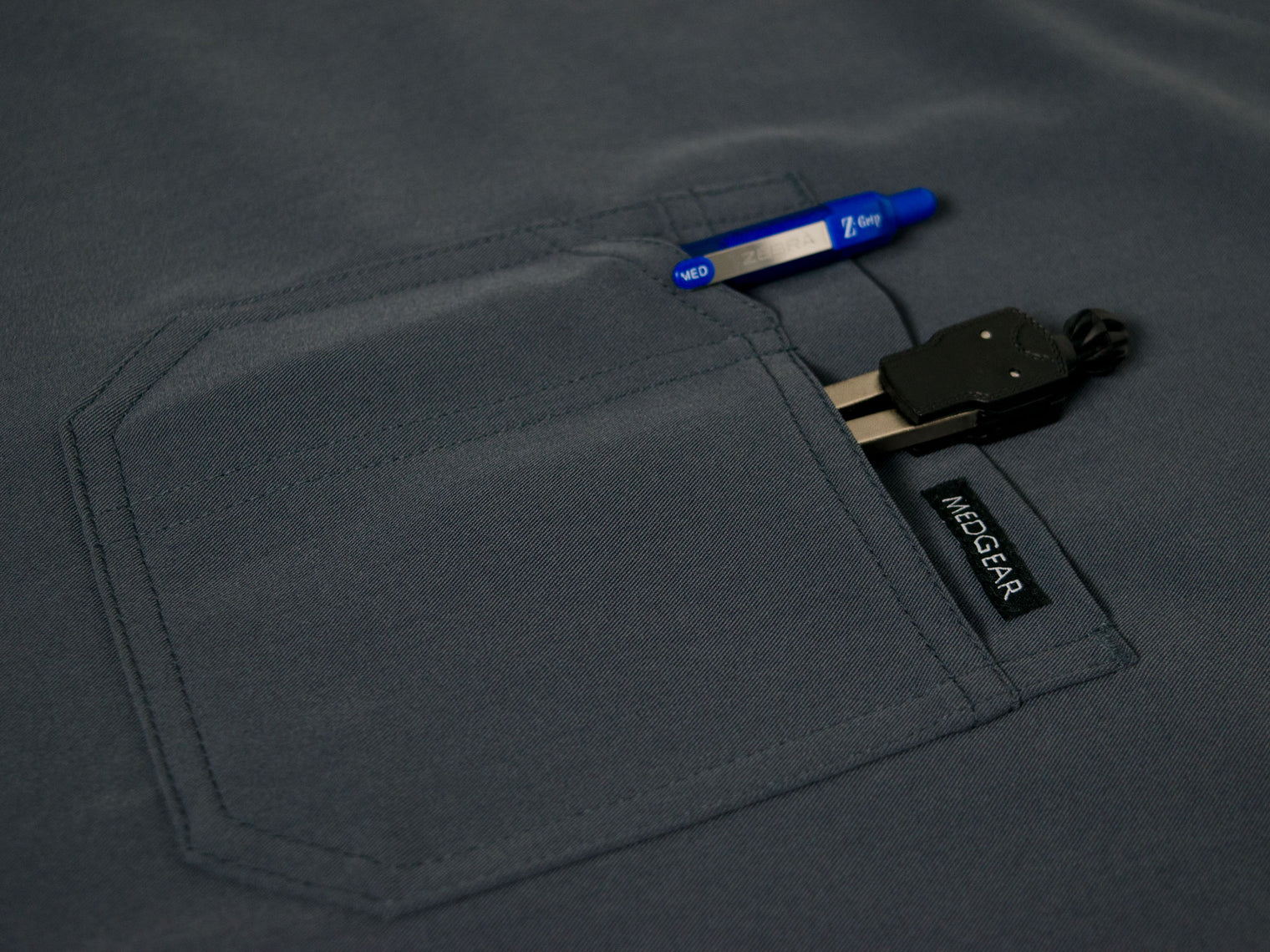 Thomas | 5-Pocket Scrub Top