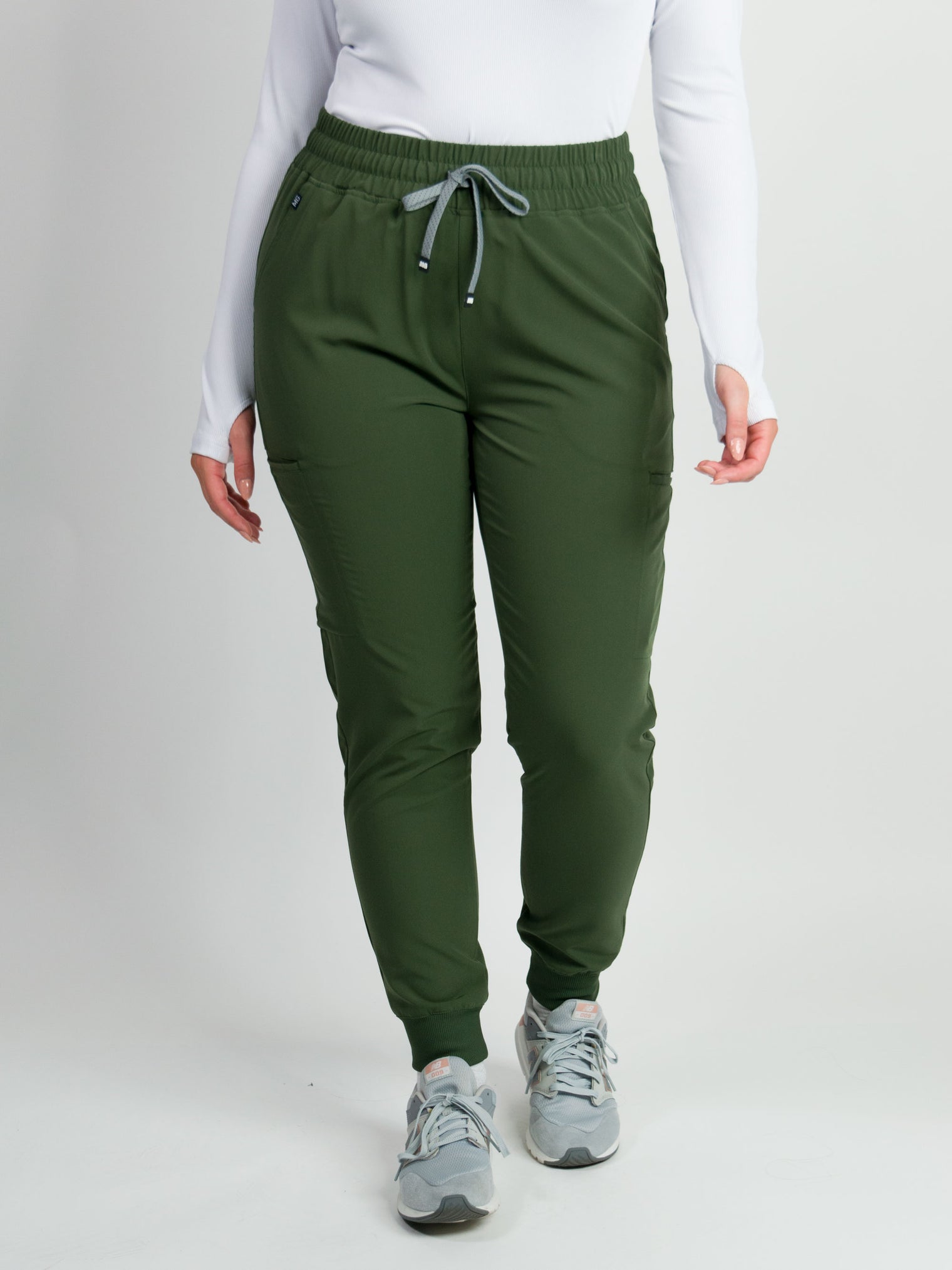 Madison | Mid-rise Slim Jogger Scrub Pants
