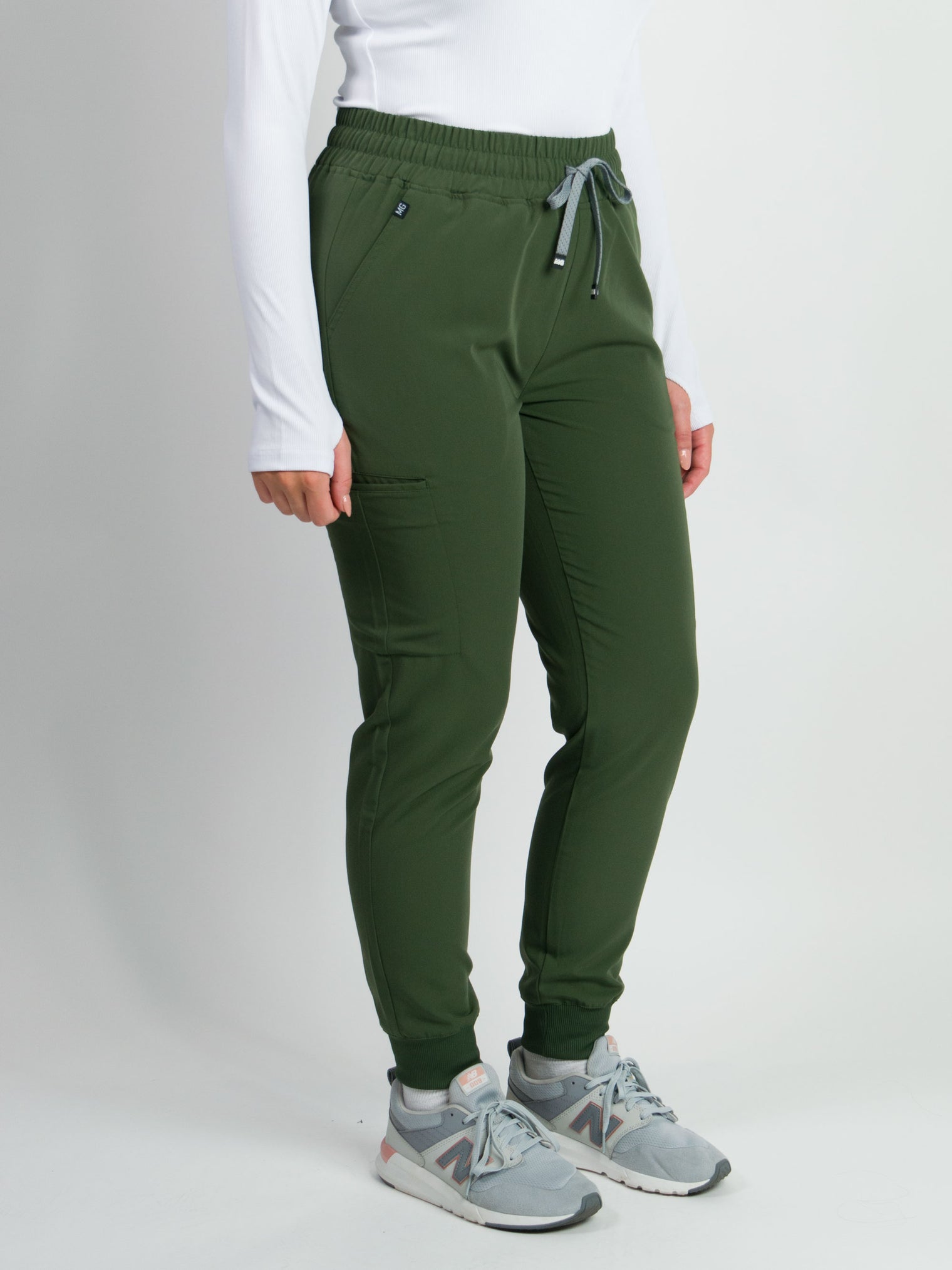 Madison | Mid-rise Slim Jogger Scrub Pants