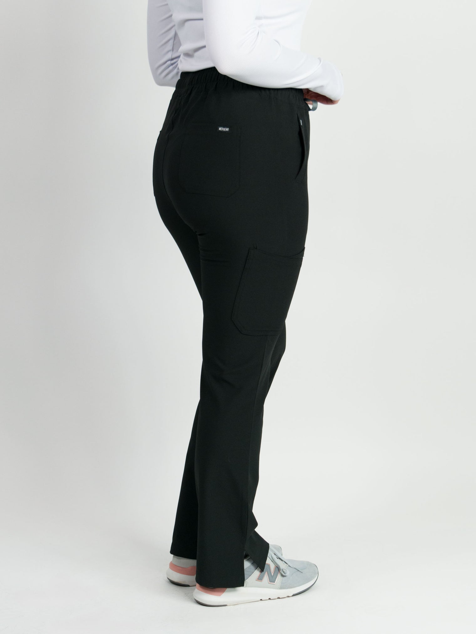 Straight Leg Mid-Rise Multi-Pocket Scrub Pant