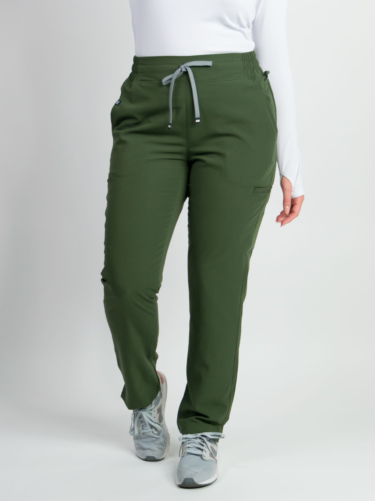 Ariana | Mid-rise Slim Straight Scrub Pants