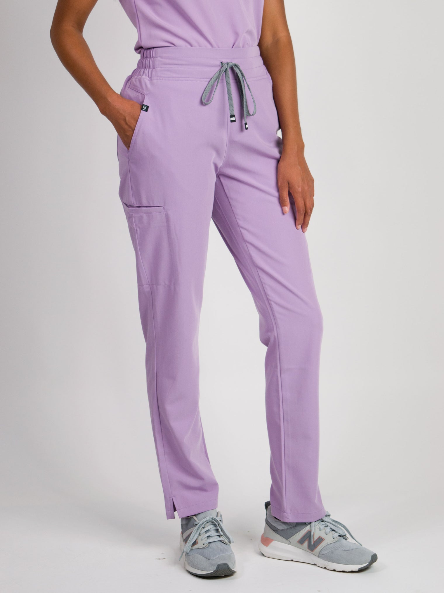 Ariana | Mid-rise Slim Straight Scrub Pants