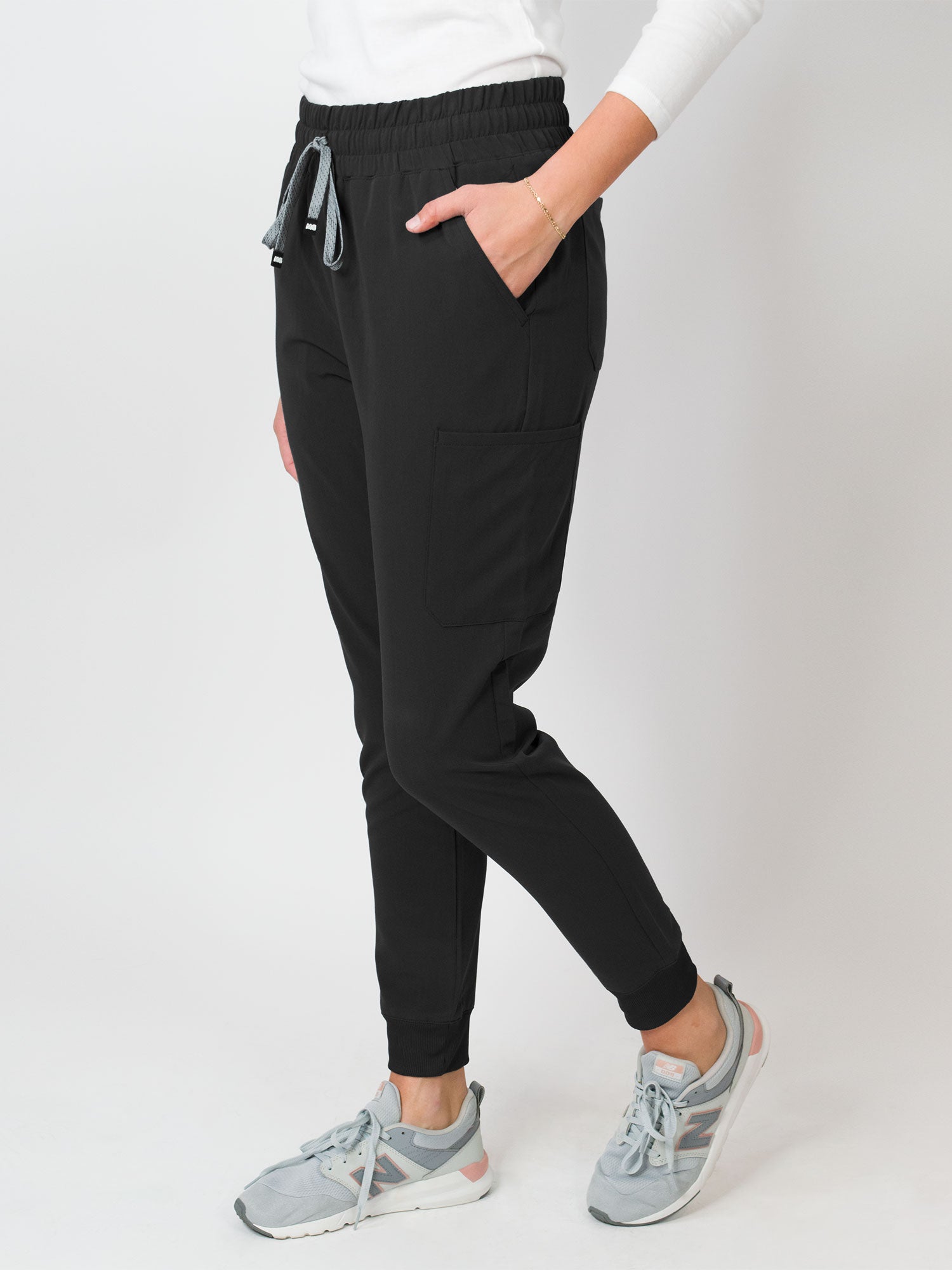 Madison | Mid-rise Slim Jogger Scrub Pants