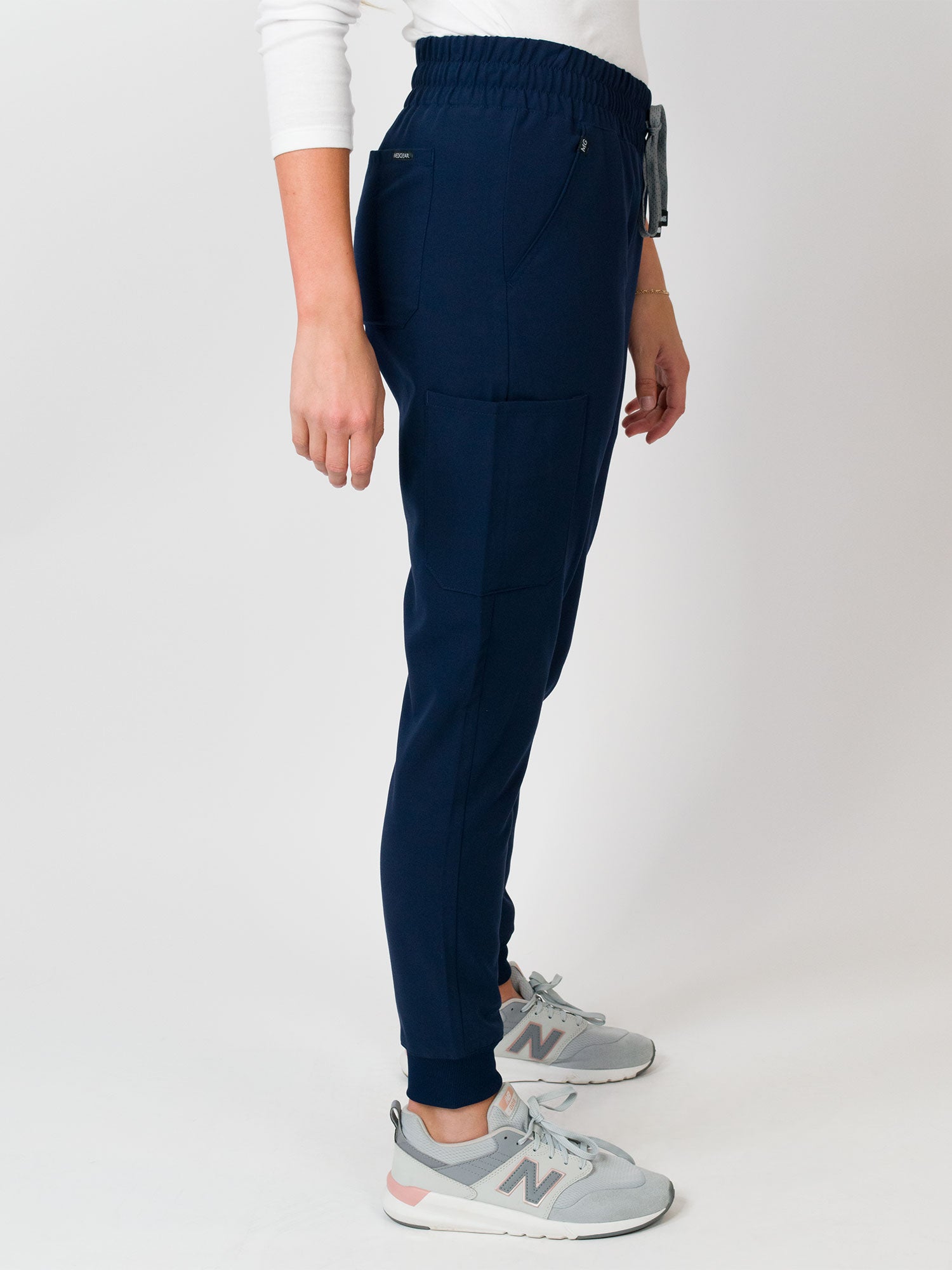 Madison | Mid-rise Slim Jogger Scrub Pants