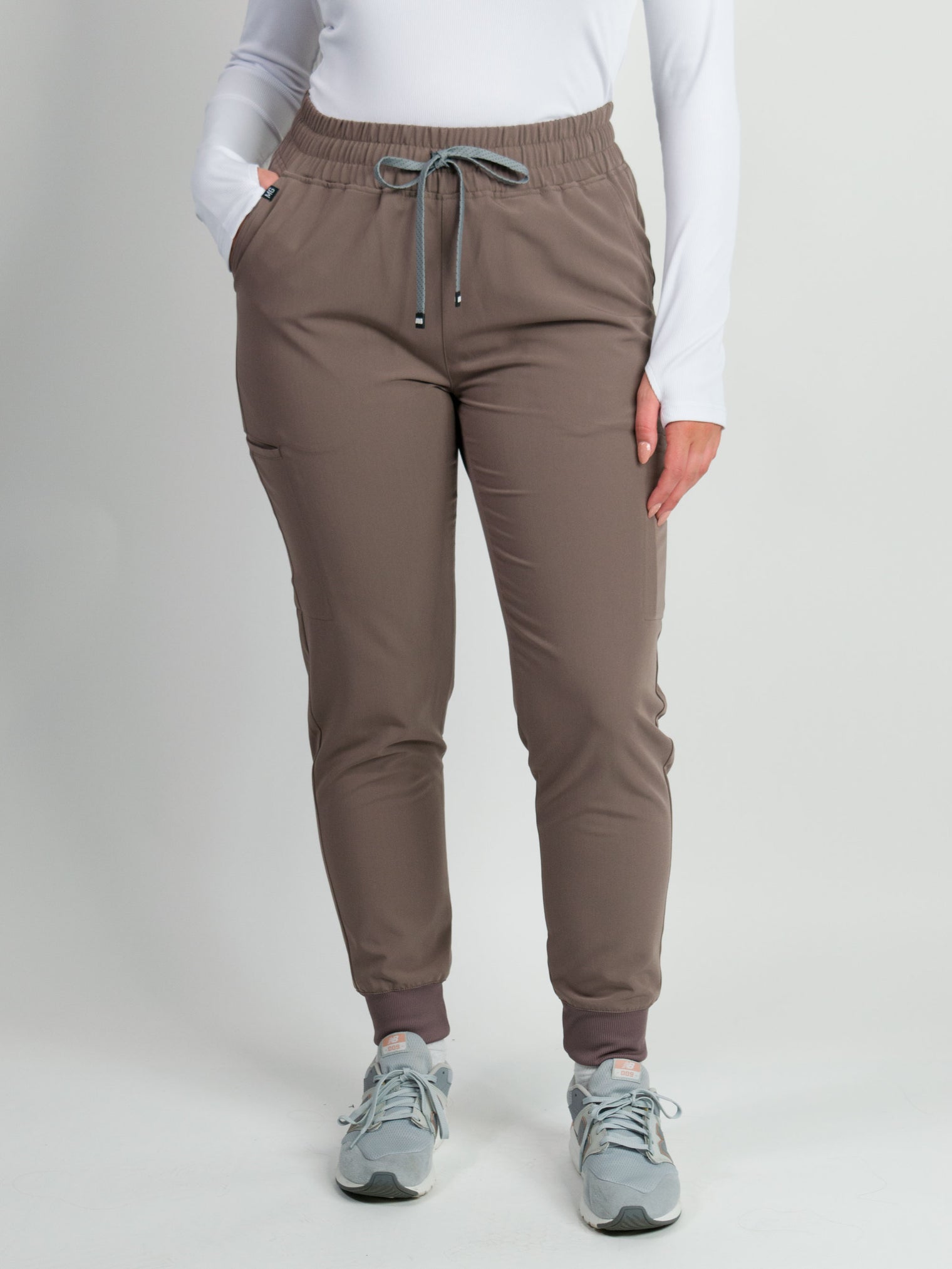 Madison | Mid-rise Slim Jogger Scrub Pants