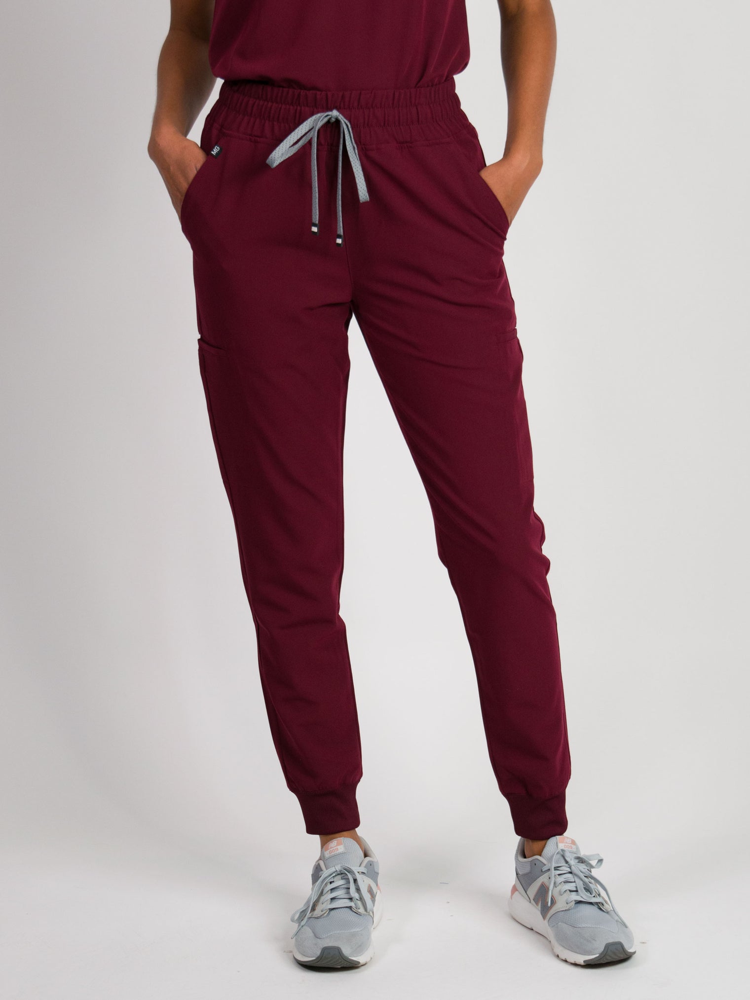 Madison | Mid-rise Slim Jogger Scrub Pants