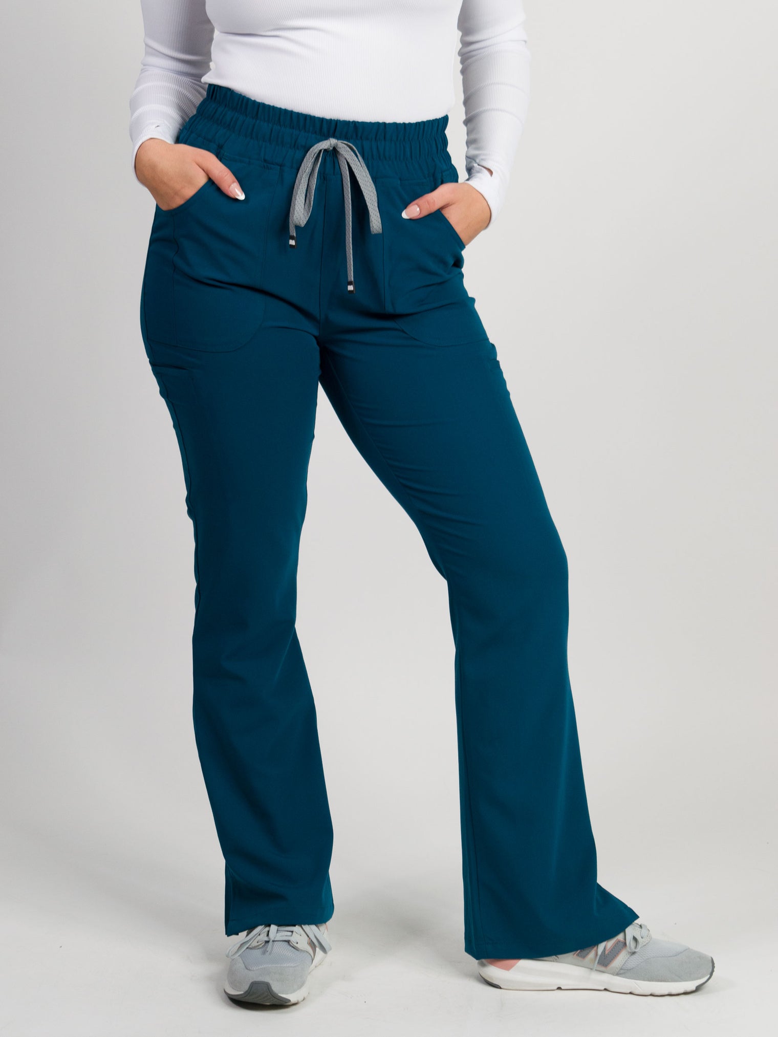 Sydney | High Waisted Slim Flare Scrub Pants