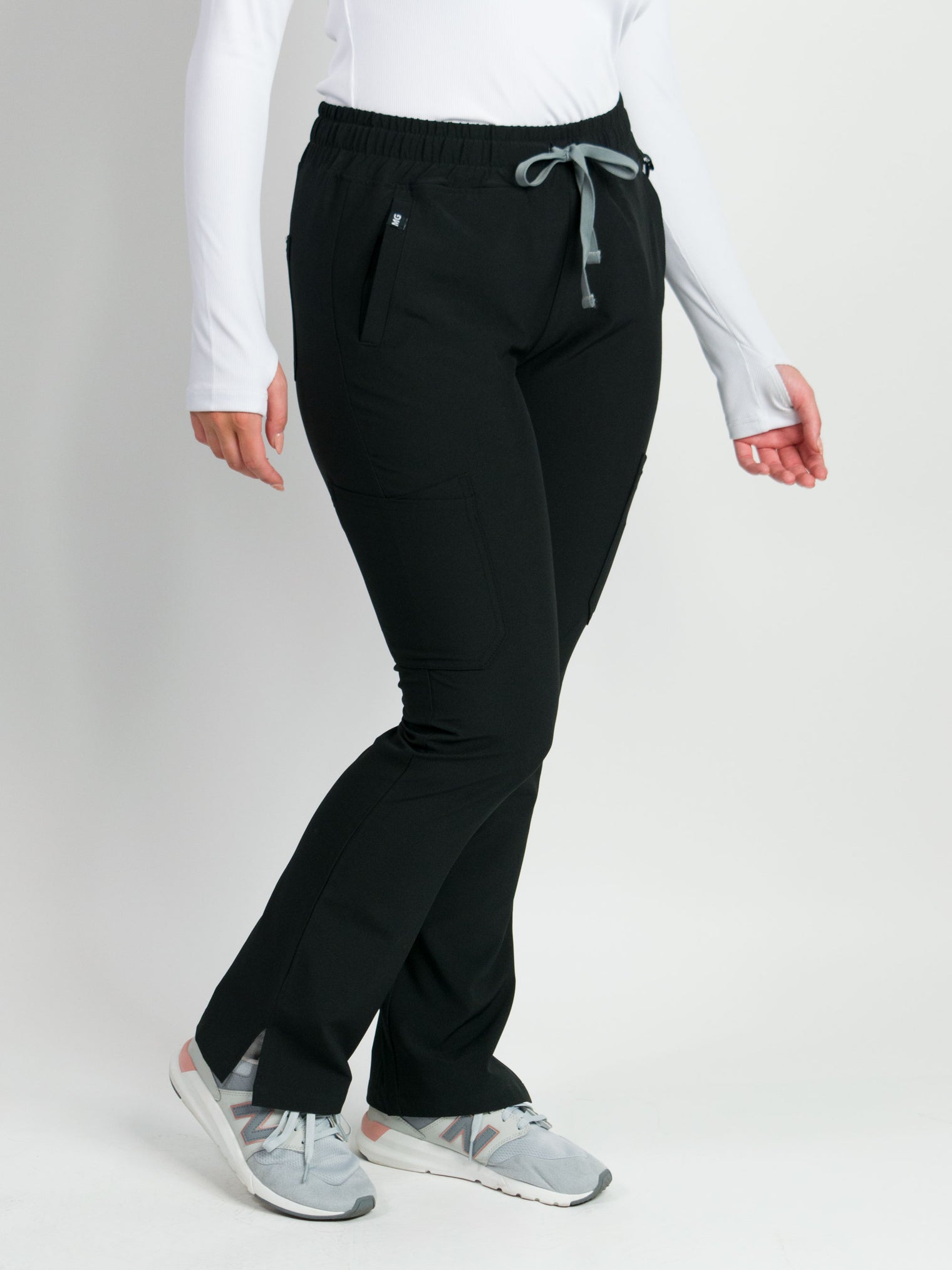 Straight Leg Mid-Rise Multi-Pocket Scrub Pant